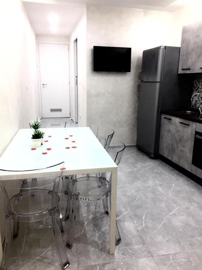 Le Rocce Nere Aparthotel Giardini Naxos Bagian luar foto