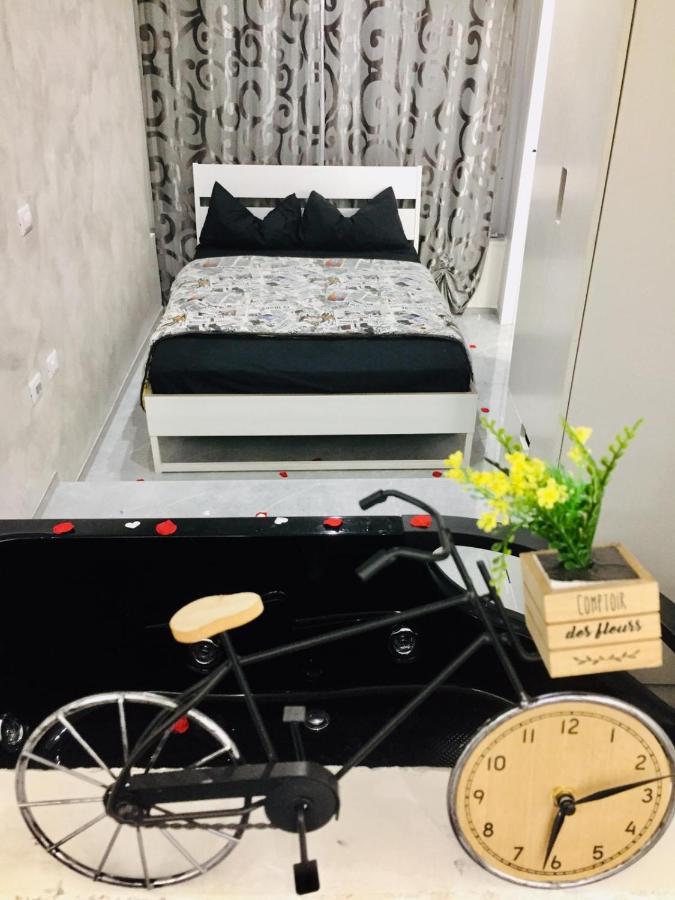 Le Rocce Nere Aparthotel Giardini Naxos Bagian luar foto