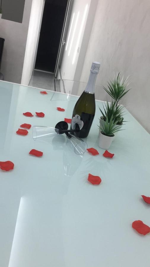 Le Rocce Nere Aparthotel Giardini Naxos Bagian luar foto